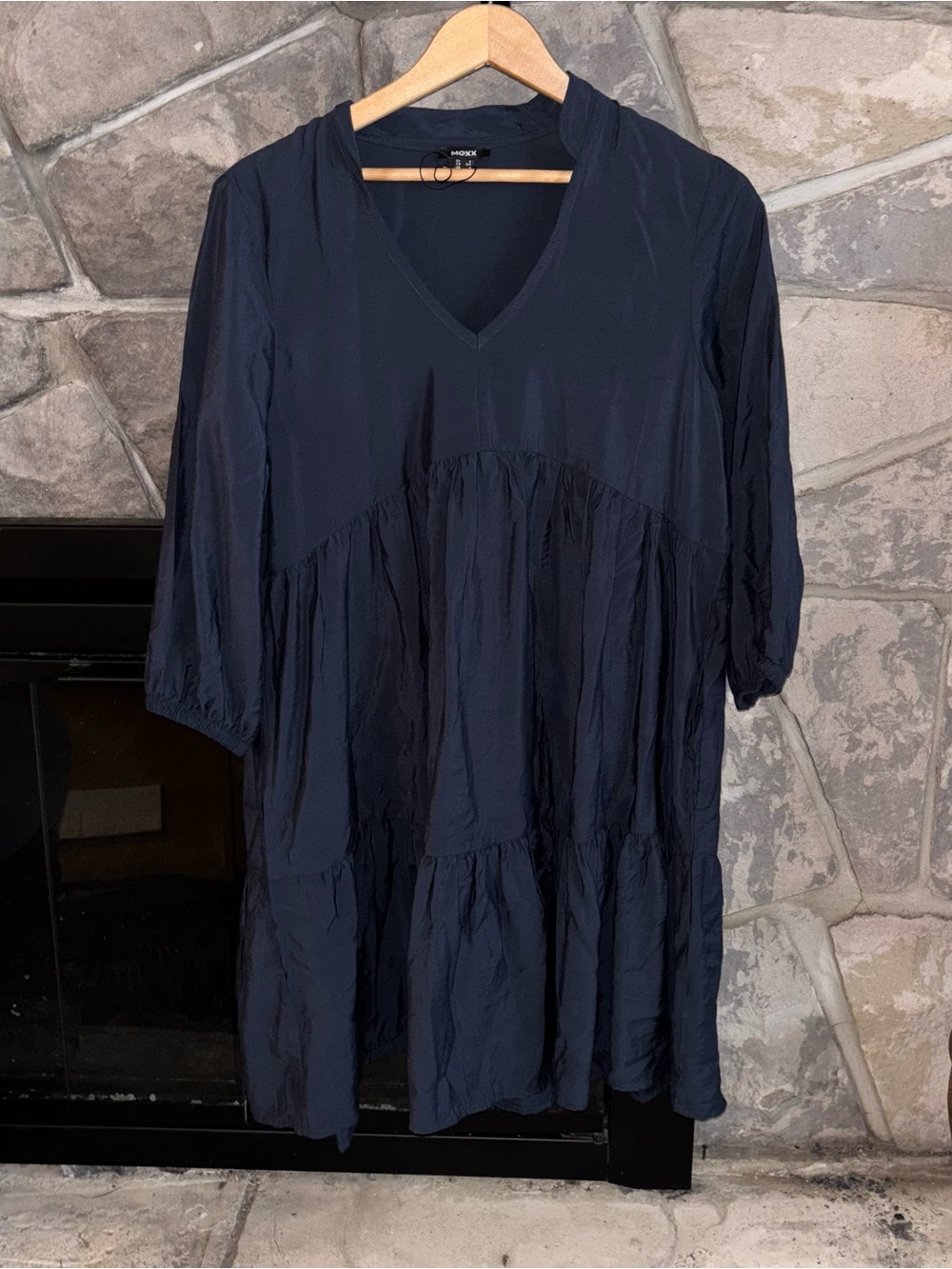 Mexx V-Neck Tiered Tunic in Navy size small
